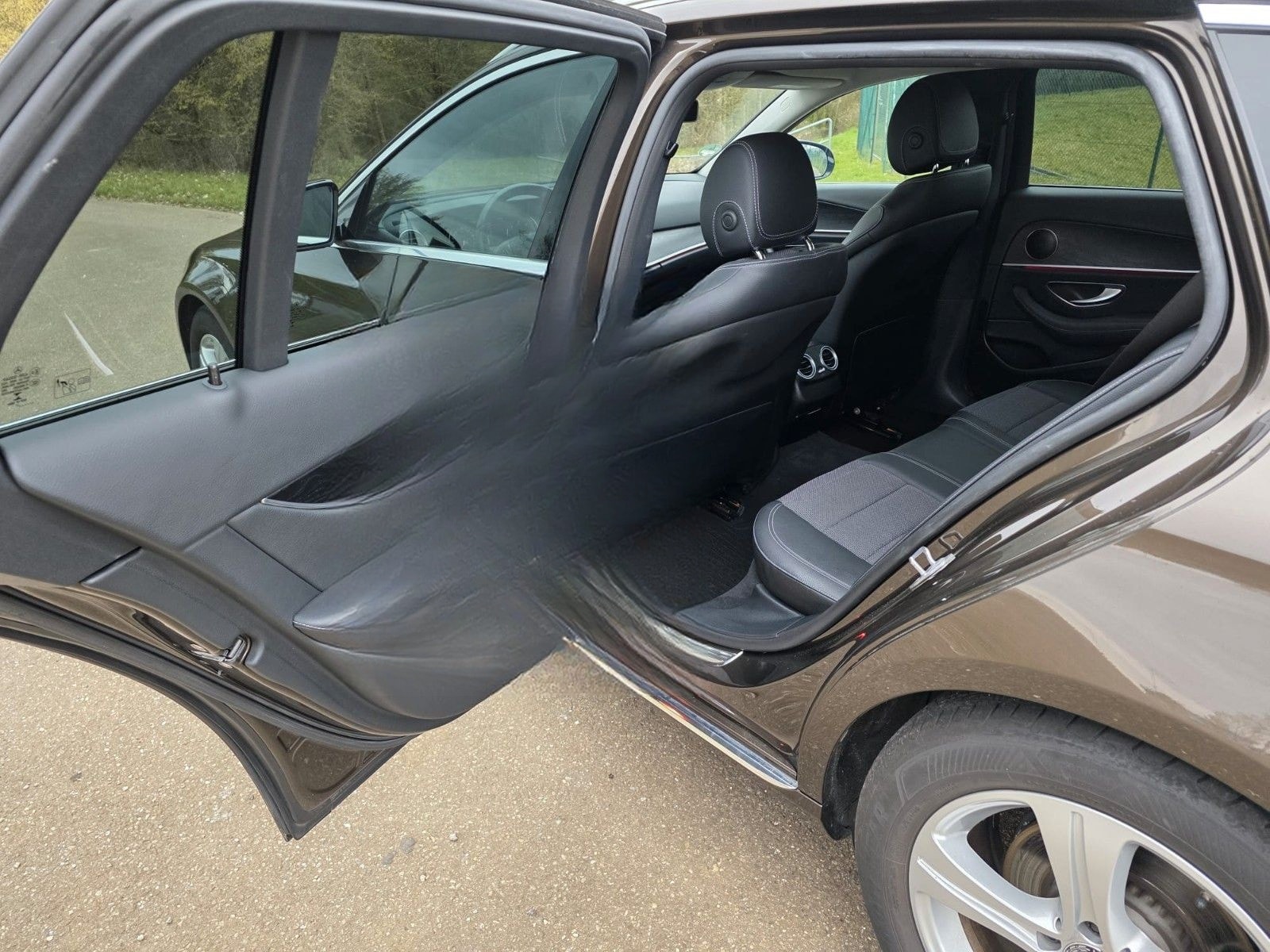 Mercedes-Benz E220 d T-Modell MULTIBEAM LED.AHK.Ambiente.RFK foto 23