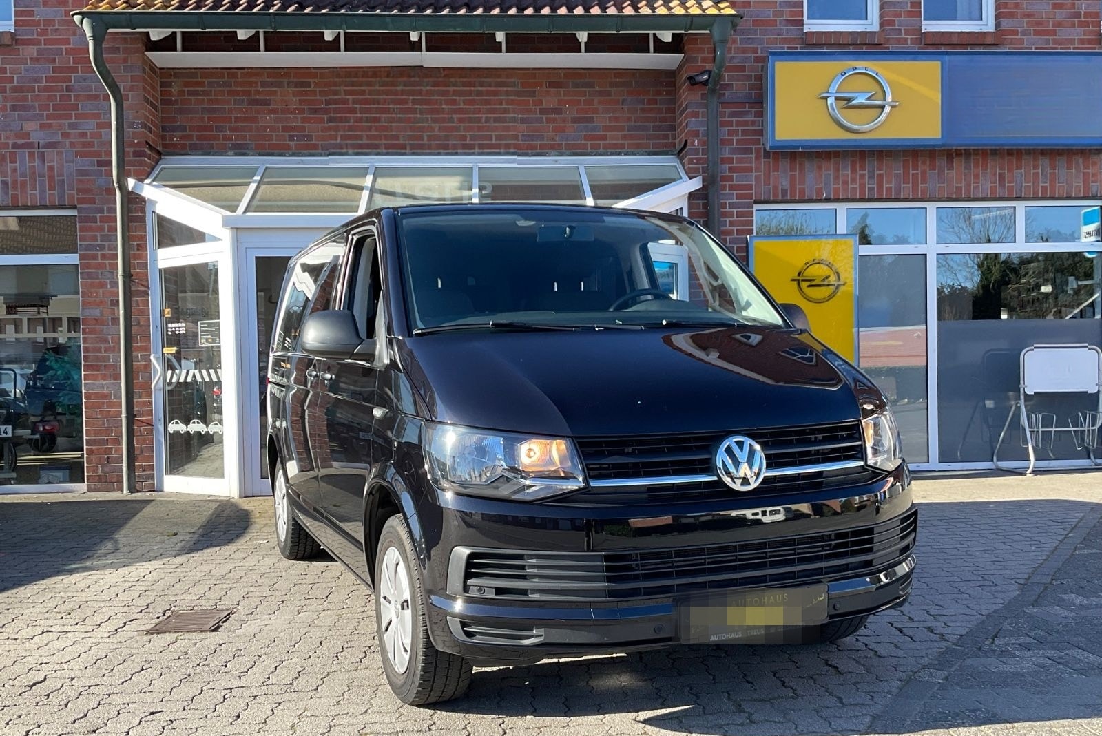 Volkswagen T6 Multivan Trendline 2,0 TDI foto 1