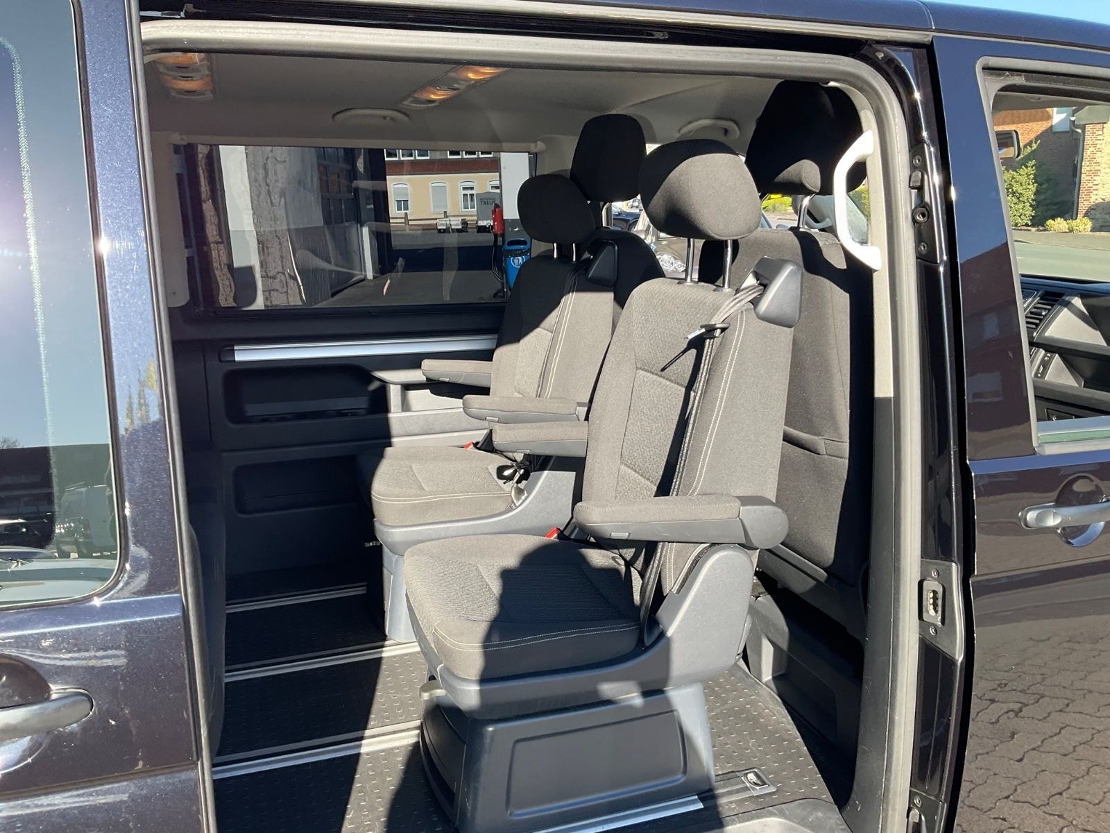 Volkswagen T6 Multivan Trendline 2,0 TDI foto 18