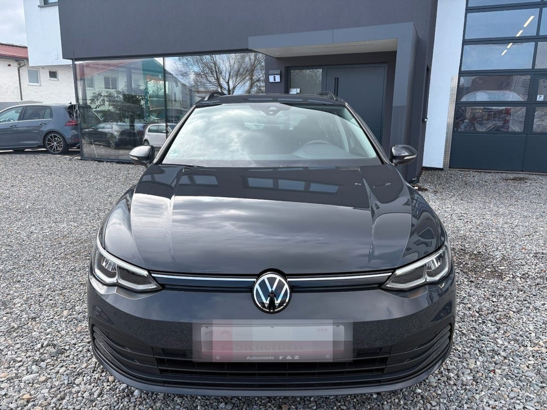 Volkswagen Golf VIII Variant Life 1. Hand 2022