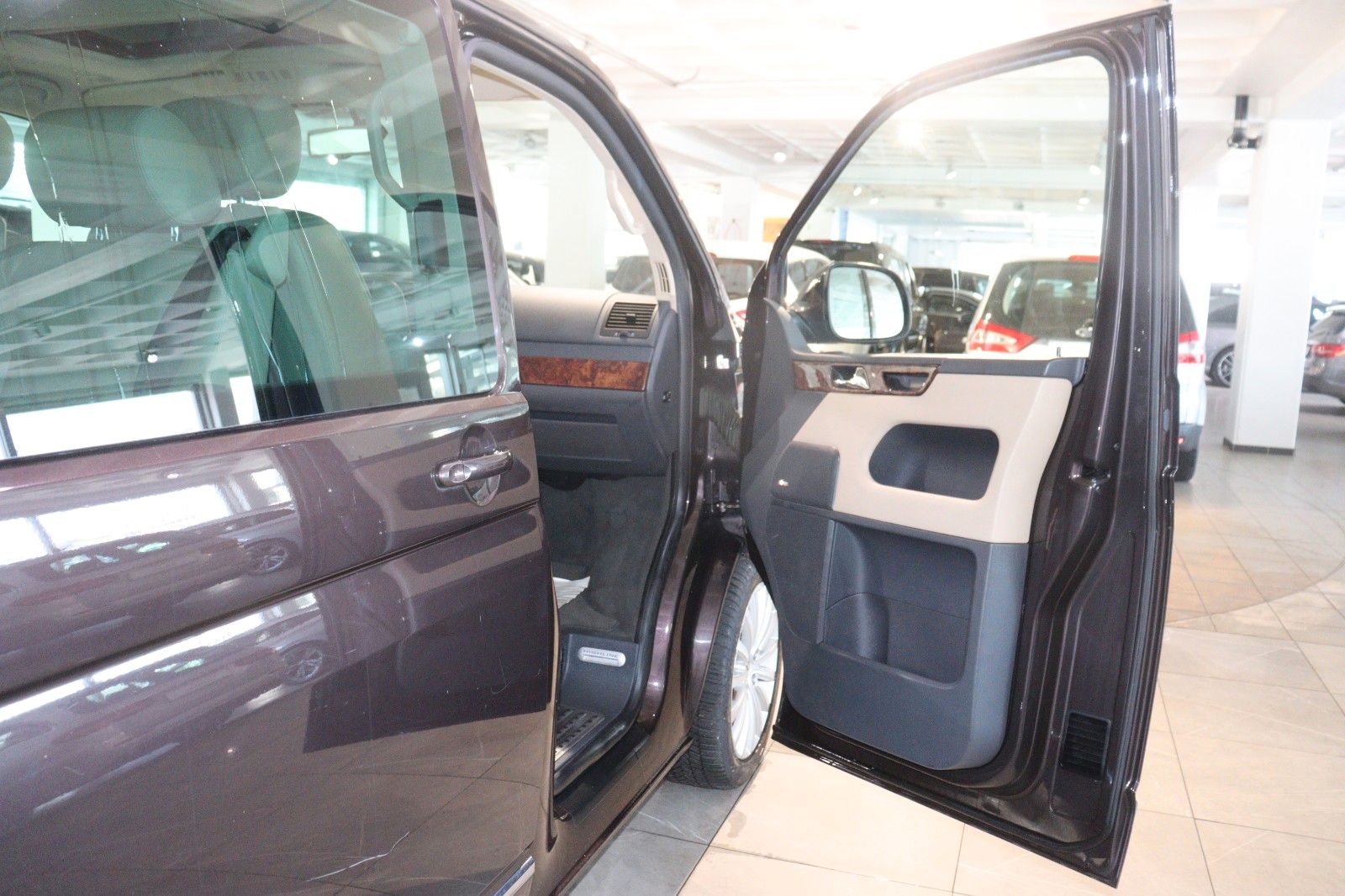 Volkswagen T5 Multivan *Automatik*7-Sitzer*Panorama*Tisch* foto 16