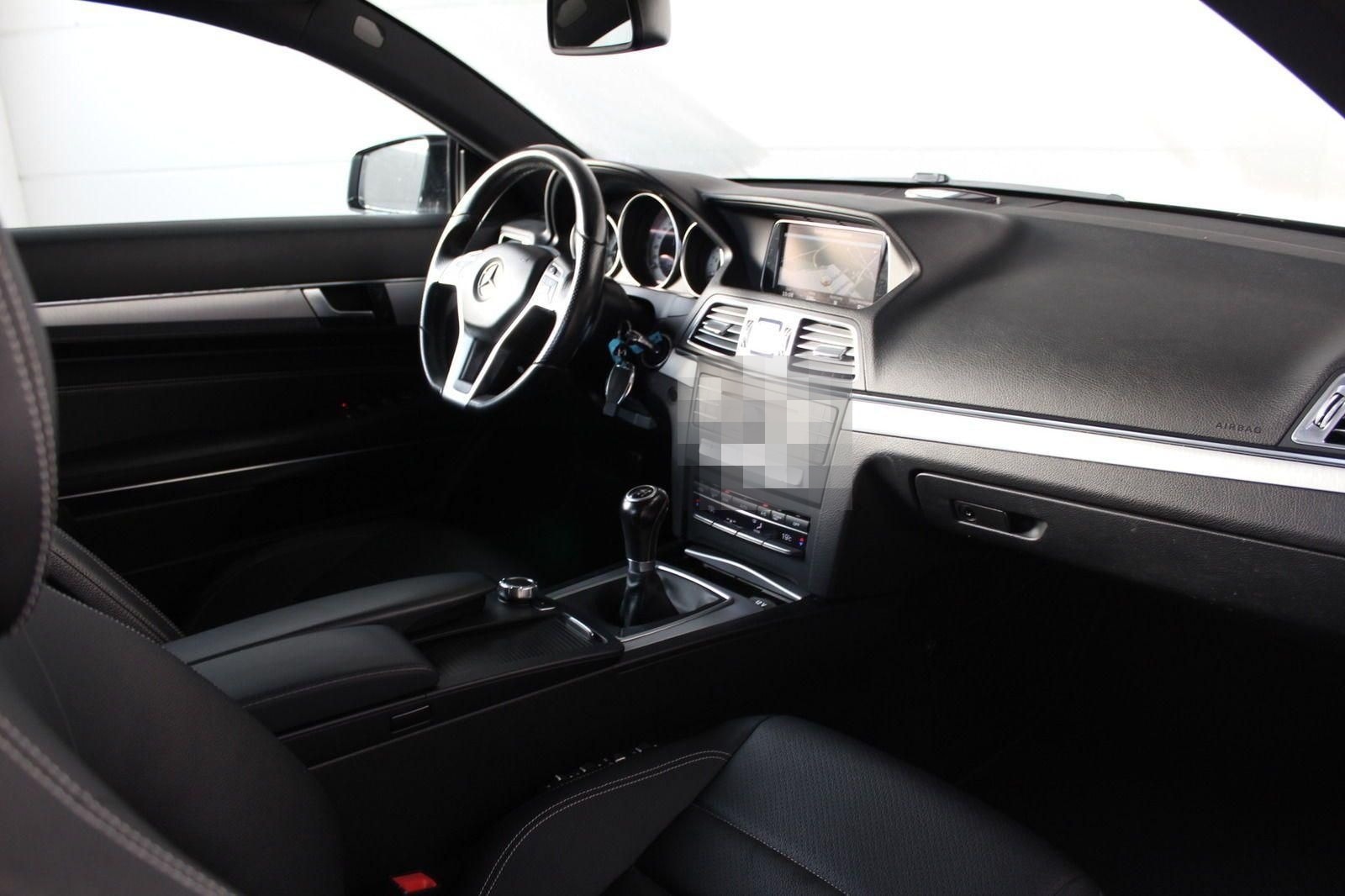 Mercedes-Benz E 200 Coupe CGI AMG-Line Night-Paket LED foto 4