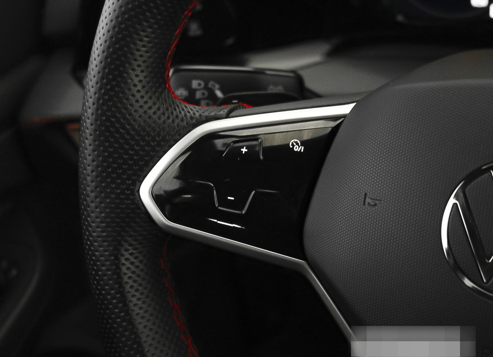 Volkswagen Golf VIII GTI Clubsport 2.0 TSI Navi LED+ R-KAM foto 23