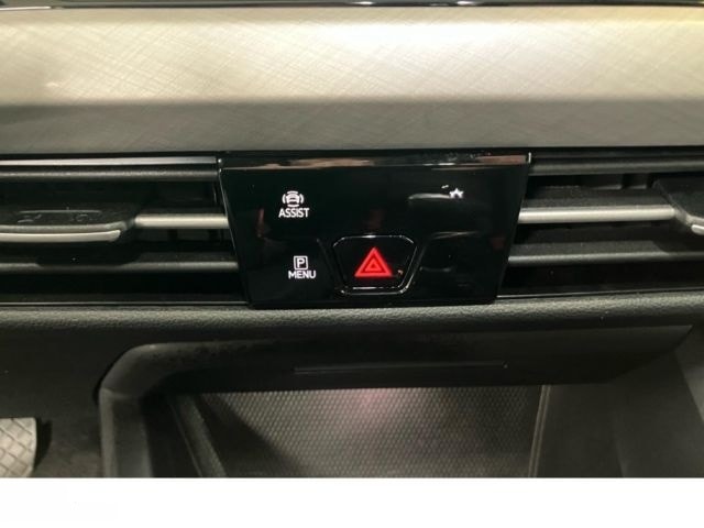 Volkswagen Golf VIII 1.5 TSI LED NAV SHZ DAB PDCvo&hi Life foto 17