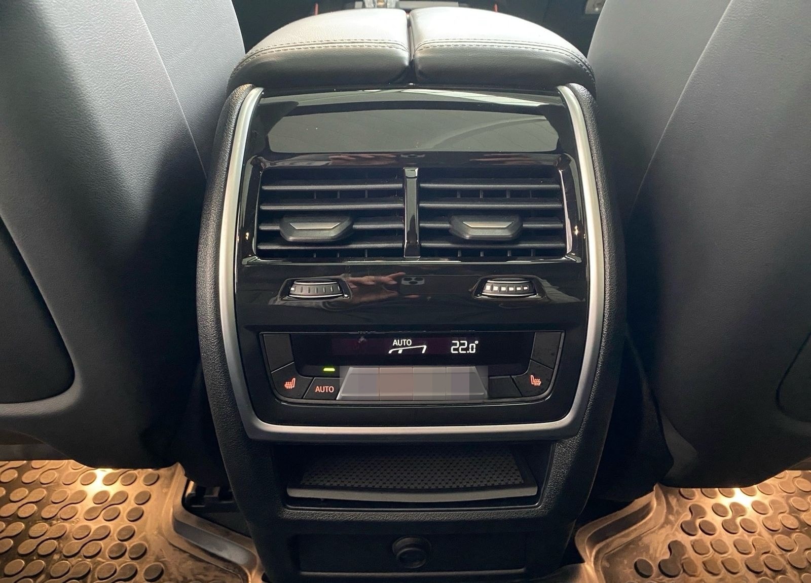 BMW X5 M50i Pano Sky HUD DA Prof. B&W 22´´ STH foto 14