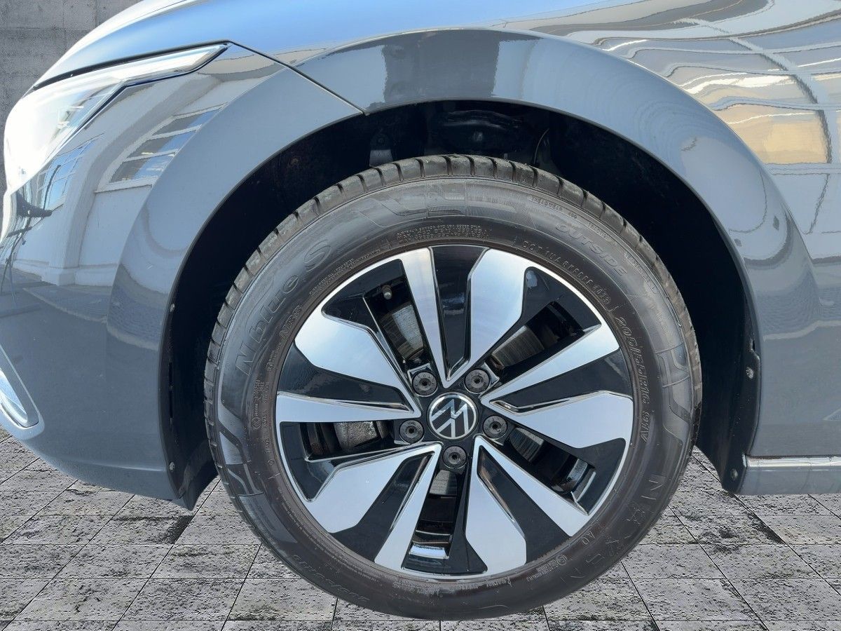 Volkswagen Golf VIII 1.0 TSI LIFE LED+APP+SHZ+2xPDC+DAB+16" foto 8