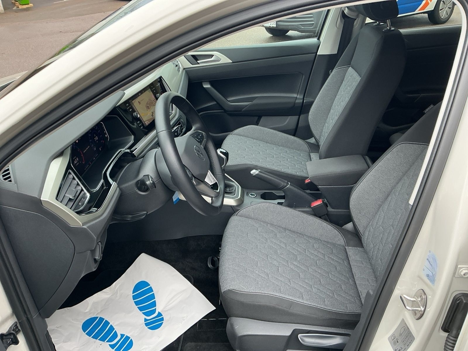 Volkswagen Polo 1.0TSI Move Navi LED foto 7