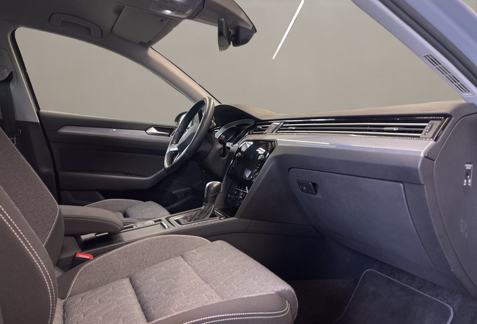 Volkswagen Passat Variant 2.0 TDI BMT Business ACC AHK AUT foto 18