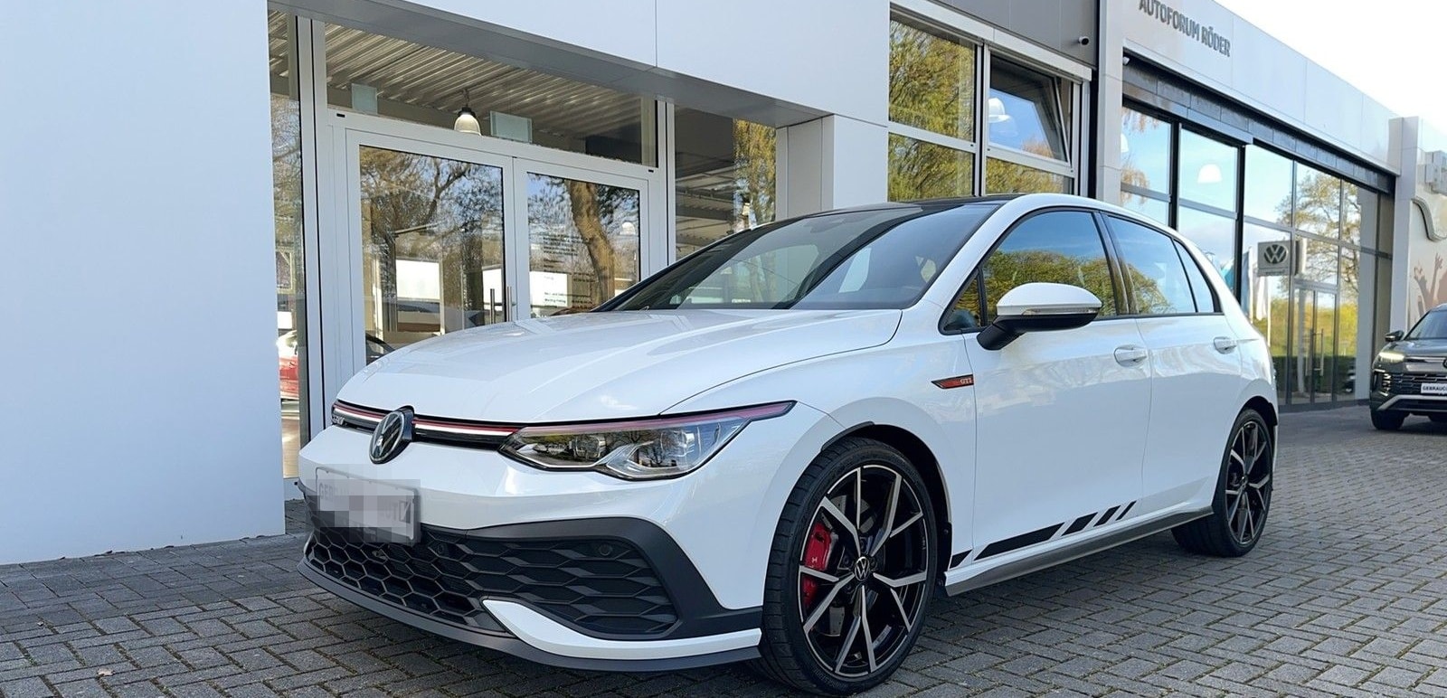 Volkswagen Golf 2.0 GTI Clubsport Matrix Navi H&K Kam LM19 foto 1