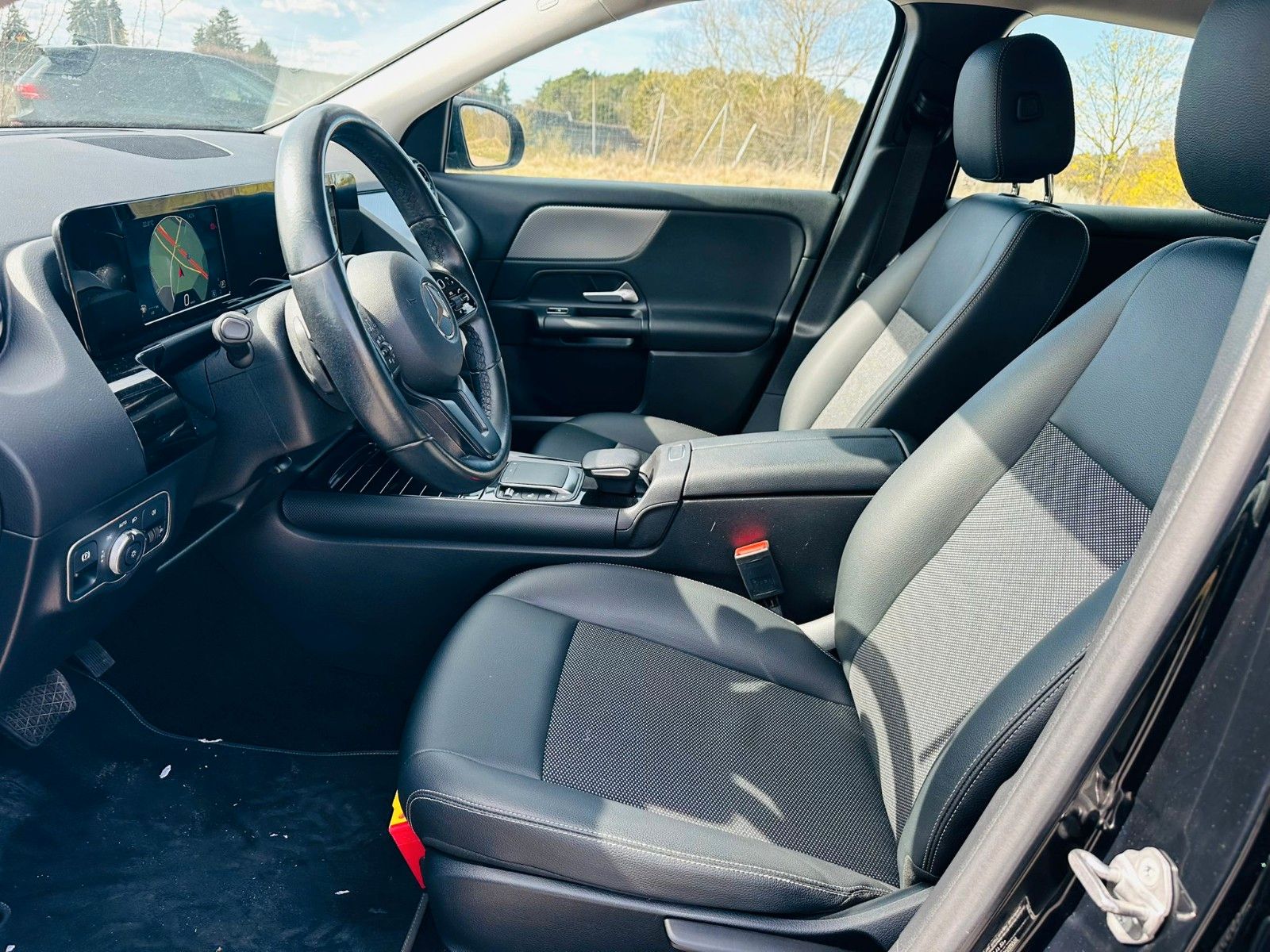 Mercedes-Benz GLA 180d Business Solution - Diesl foto 11