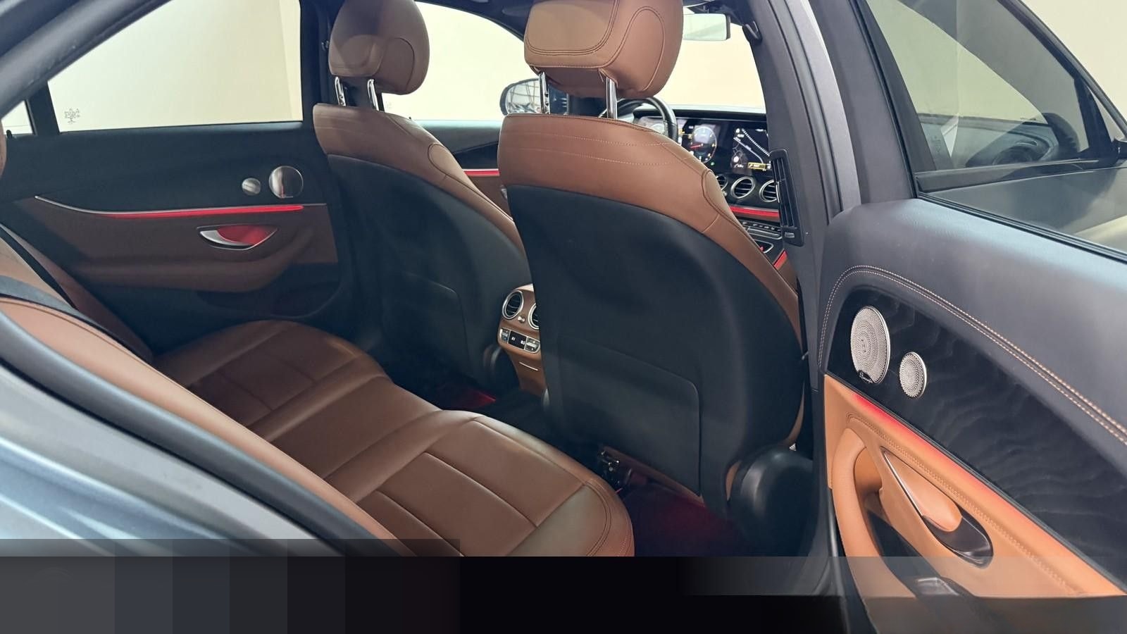 Mercedes-Benz E 400 d 4Matic AMG+PANO+BURMESTER+DESIGNO foto 24