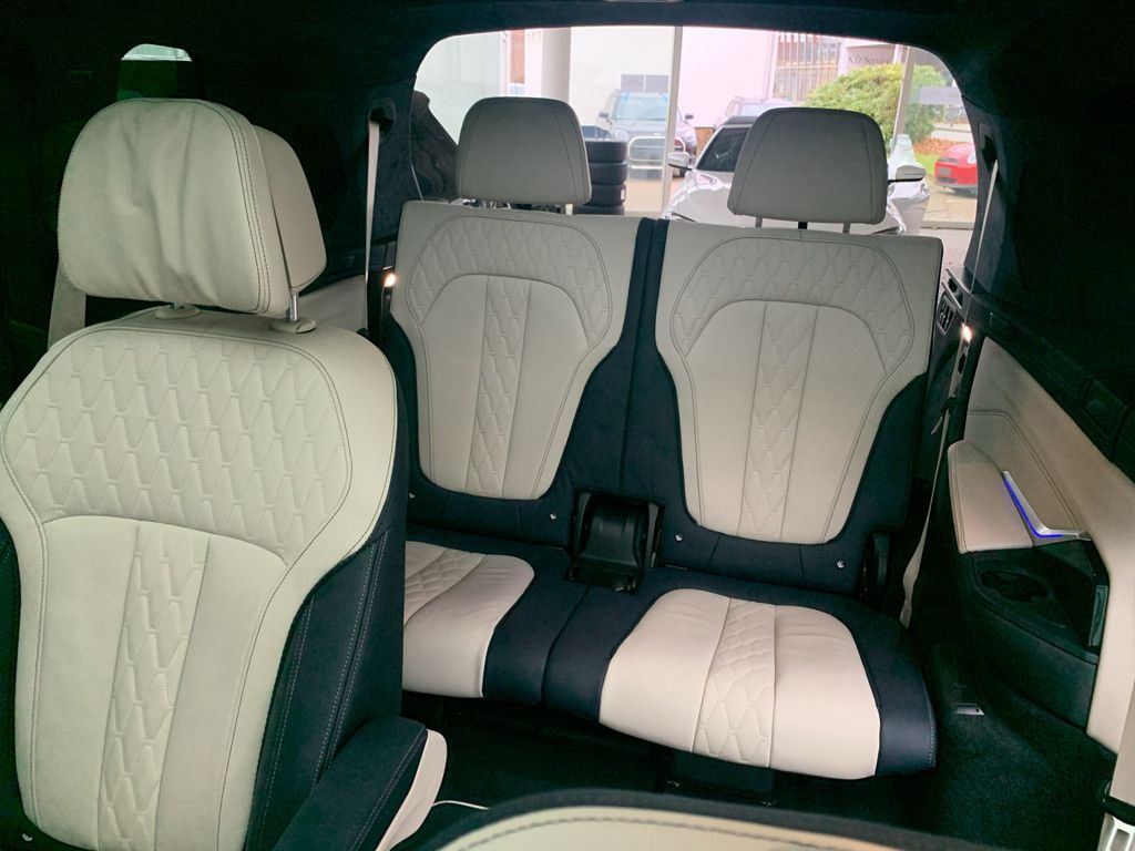 BMW X7 M50i xDrive LASER NAVI HUD PANO STANDH 360° foto 21