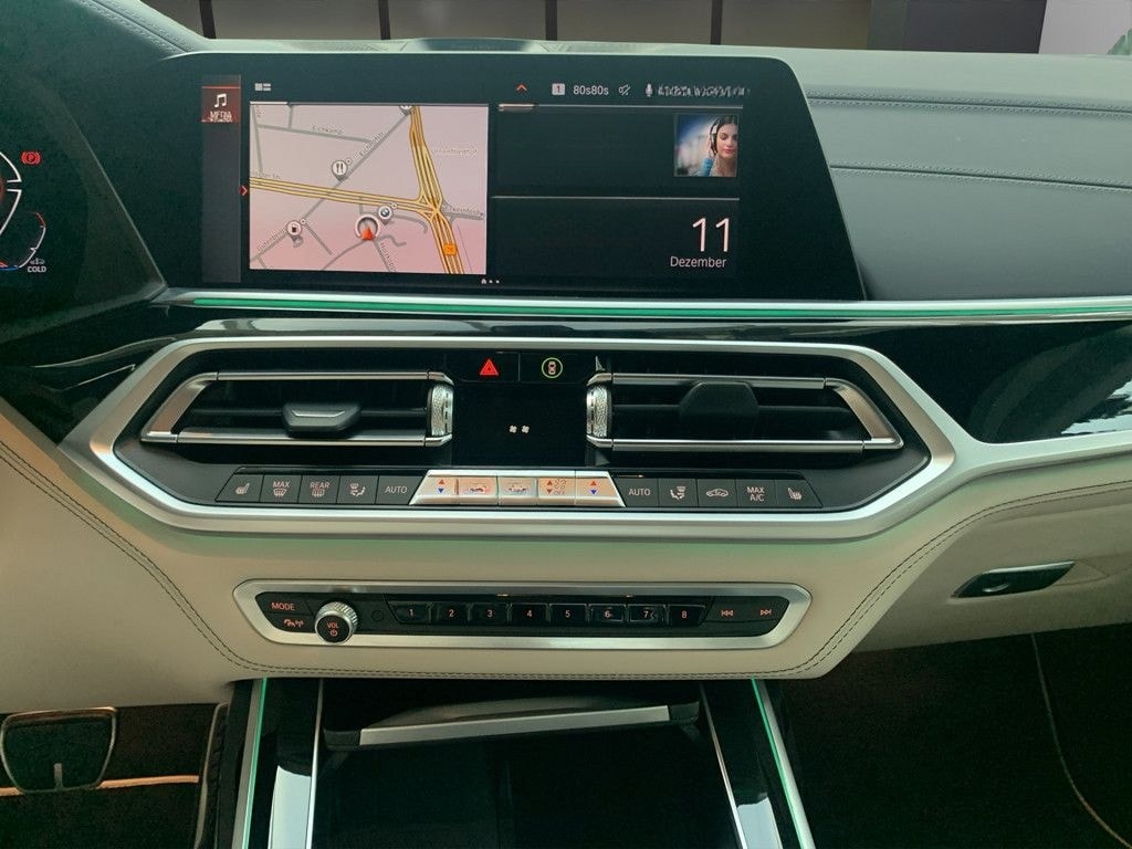 BMW X7 M50i xDrive LASER NAVI HUD PANO STANDH 360° foto 10