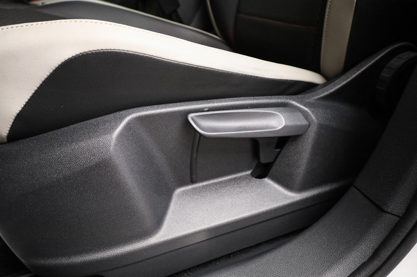 Volkswagen Tiguan 2.0 TDI 4M URBAN SPORT, MATRIX, PANO, AHK foto 24