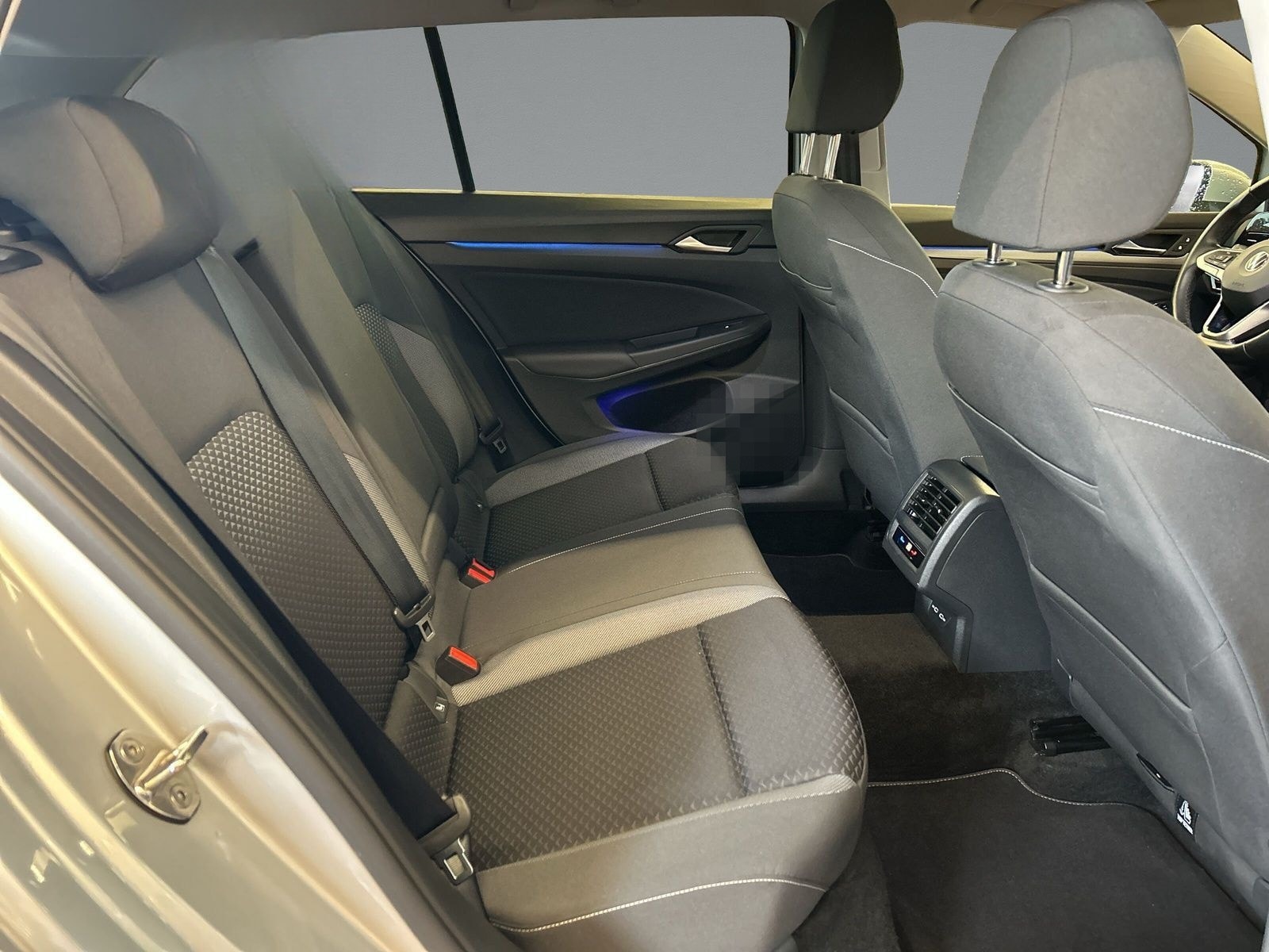 Volkswagen Golf VIII Variant 2.0 TDI Active LED+NAVI+ACC foto 12