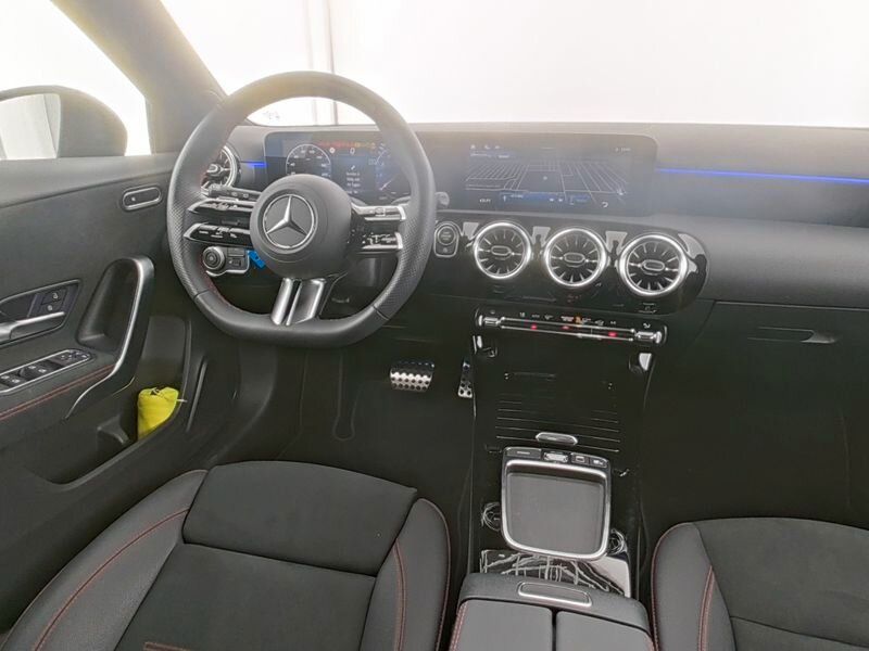 Mercedes-Benz A 200 AMG+FAHR-ASS+AHK+19"+NIGHT+KEYLESS-GO+AMBI foto 7