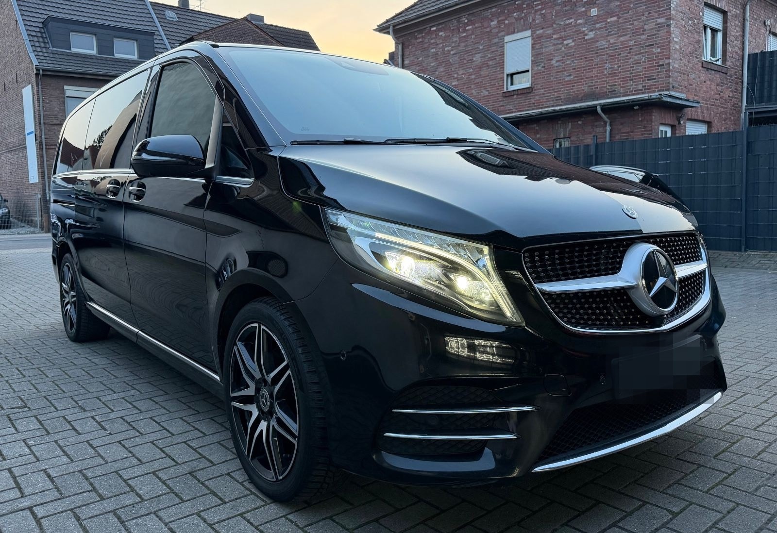 Mercedes-Benz V 300 d Lang Amg Line Service Neu AHK 7xPlatz foto 5