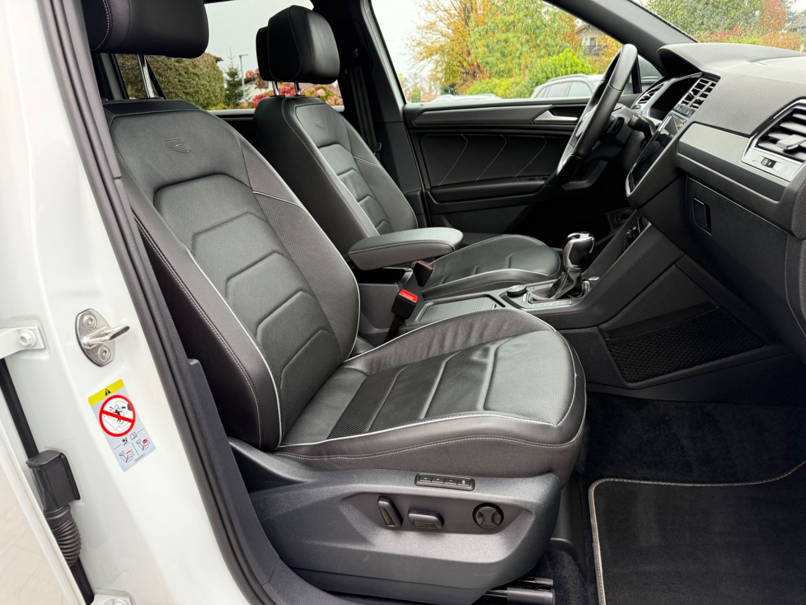Volkswagen Tiguan Allspace R-Line Pano ActiveDsp HeadUp foto 16