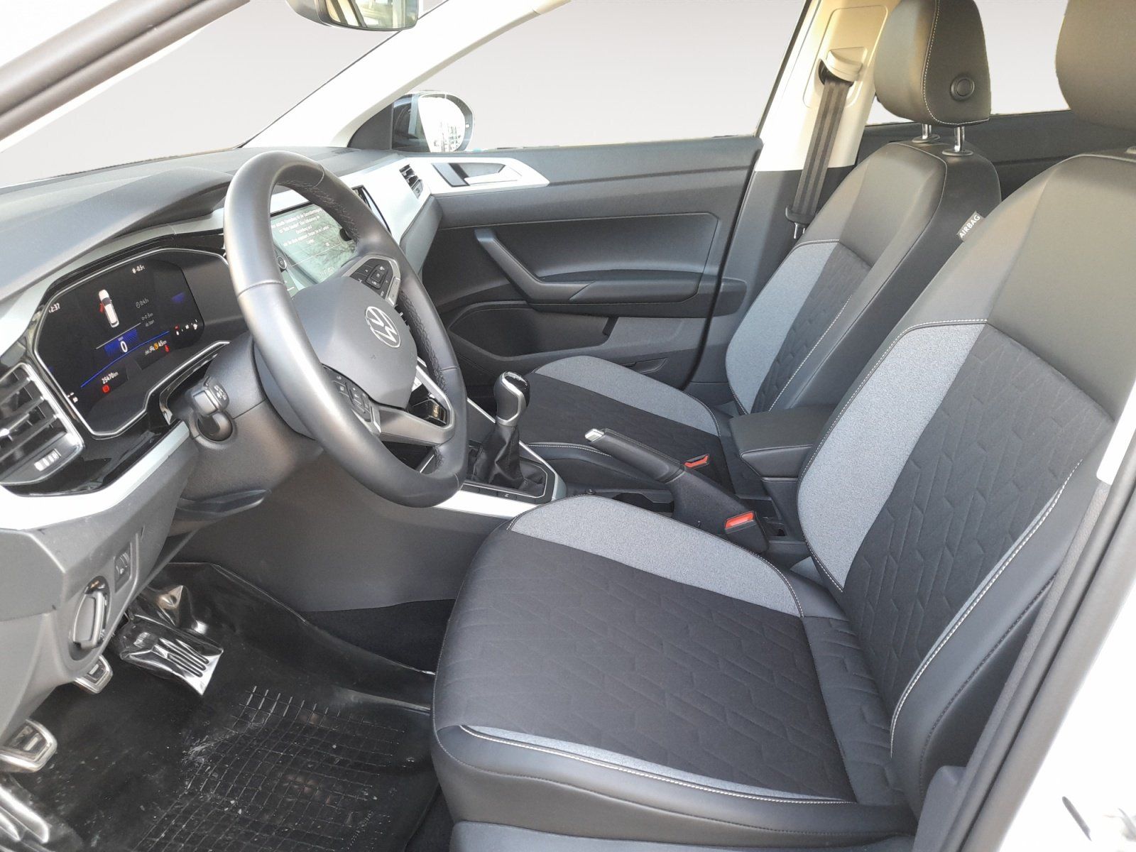 Volkswagen Taigo 1.0 TSI Goal Navi CarPlay SHZ PDC foto 7