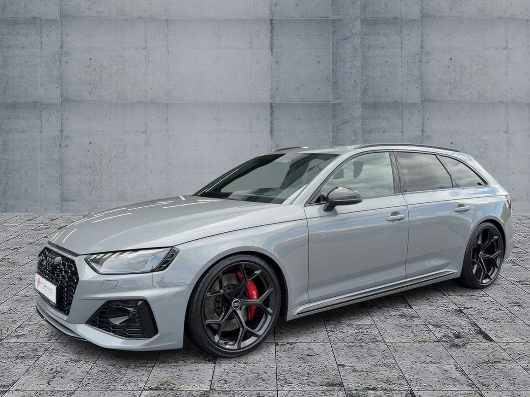 Audi RS 4 Avant competition plus quattro 2023