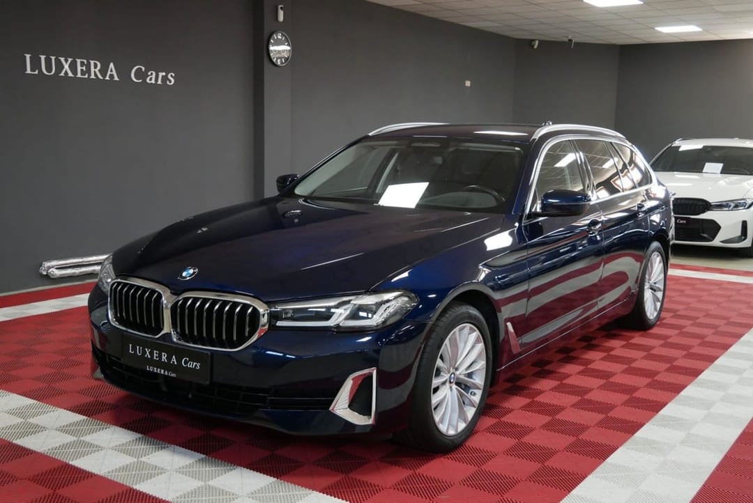 BMW 530i xDrive Touring Luxury Line 2022