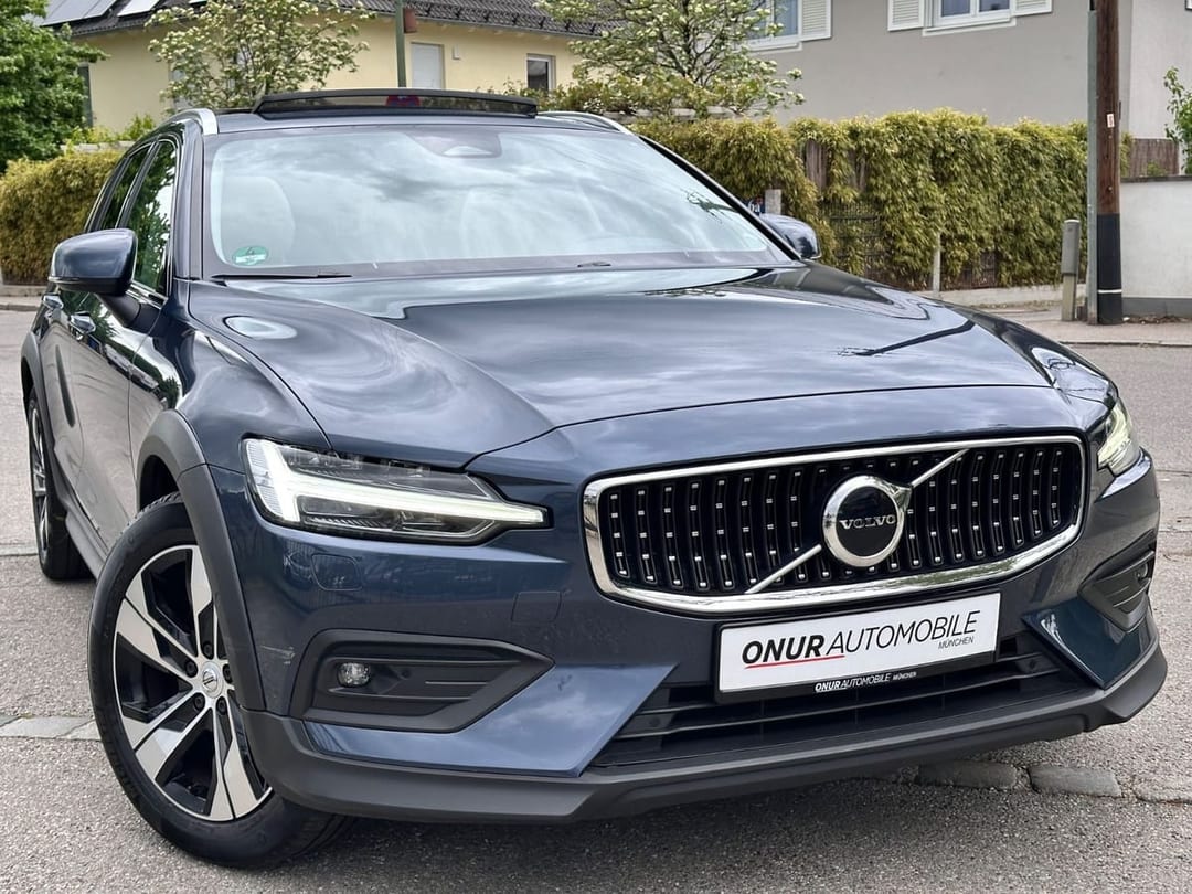 Volvo V60 Cross Country Plus AWD 2022