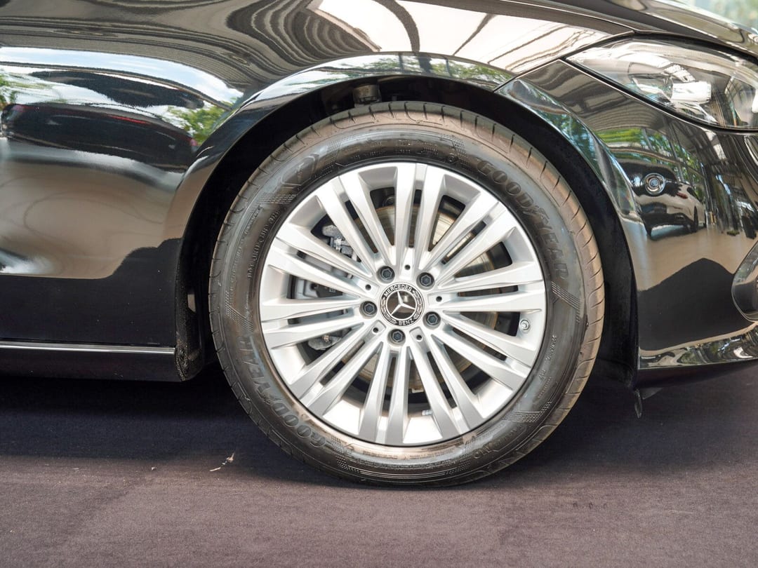 Mercedes-Benz C 220 d AVANTGARDE 2025