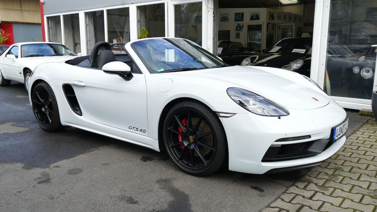Porsche 718 Boxster de 2023 importado de Alemania, en el catálogo de Coches1