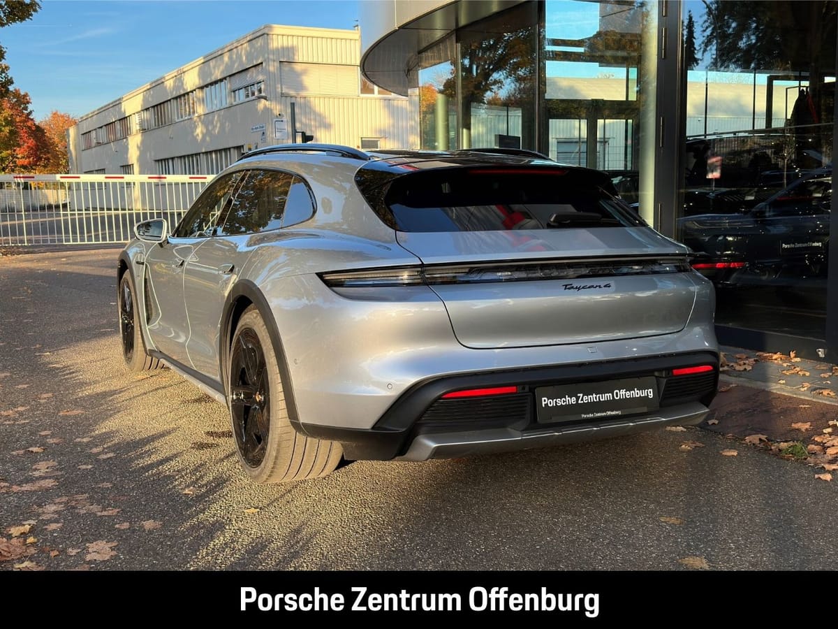 Porsche Taycan de 2025 importado de Alemania, en el catálogo de Coches1