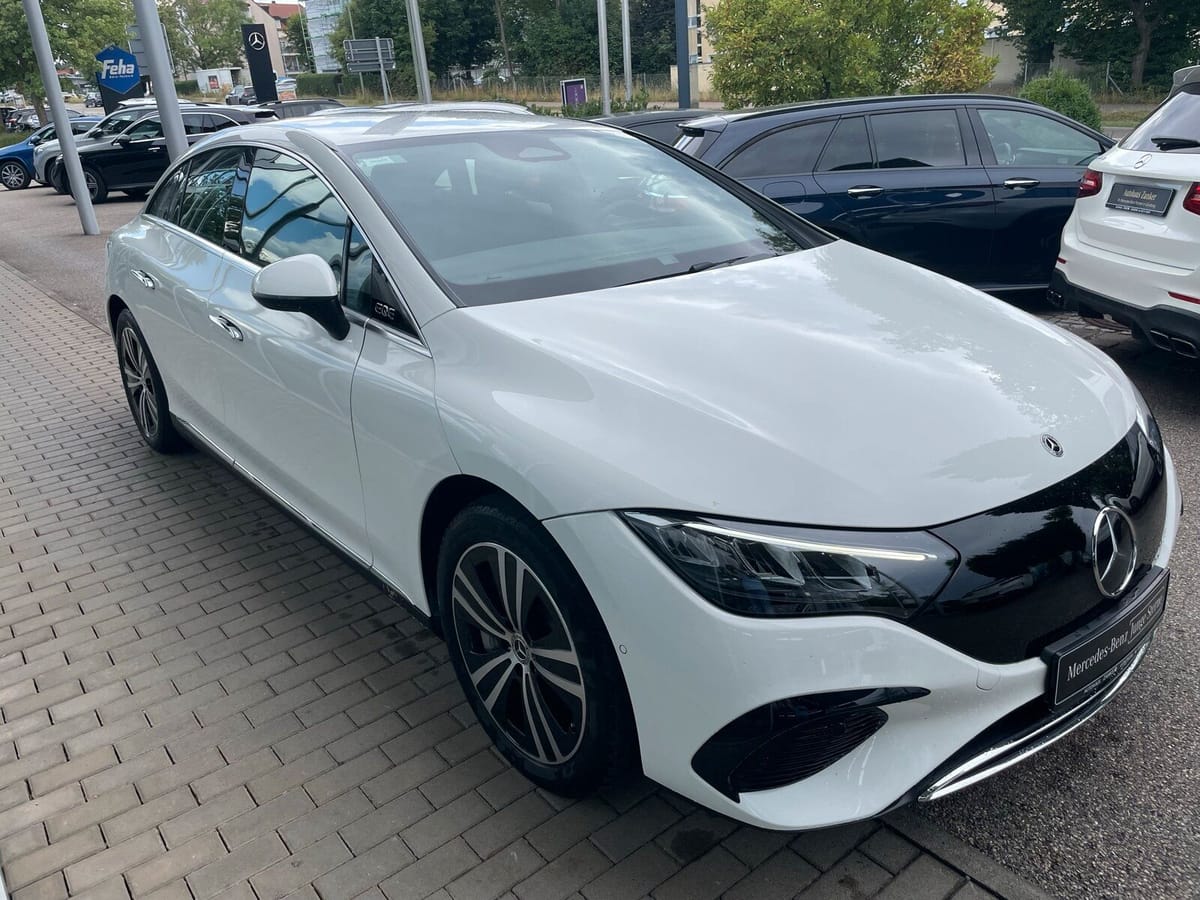 Mercedes-Benz EQE de 2025 importado de Alemania, en el catálogo de Coches1