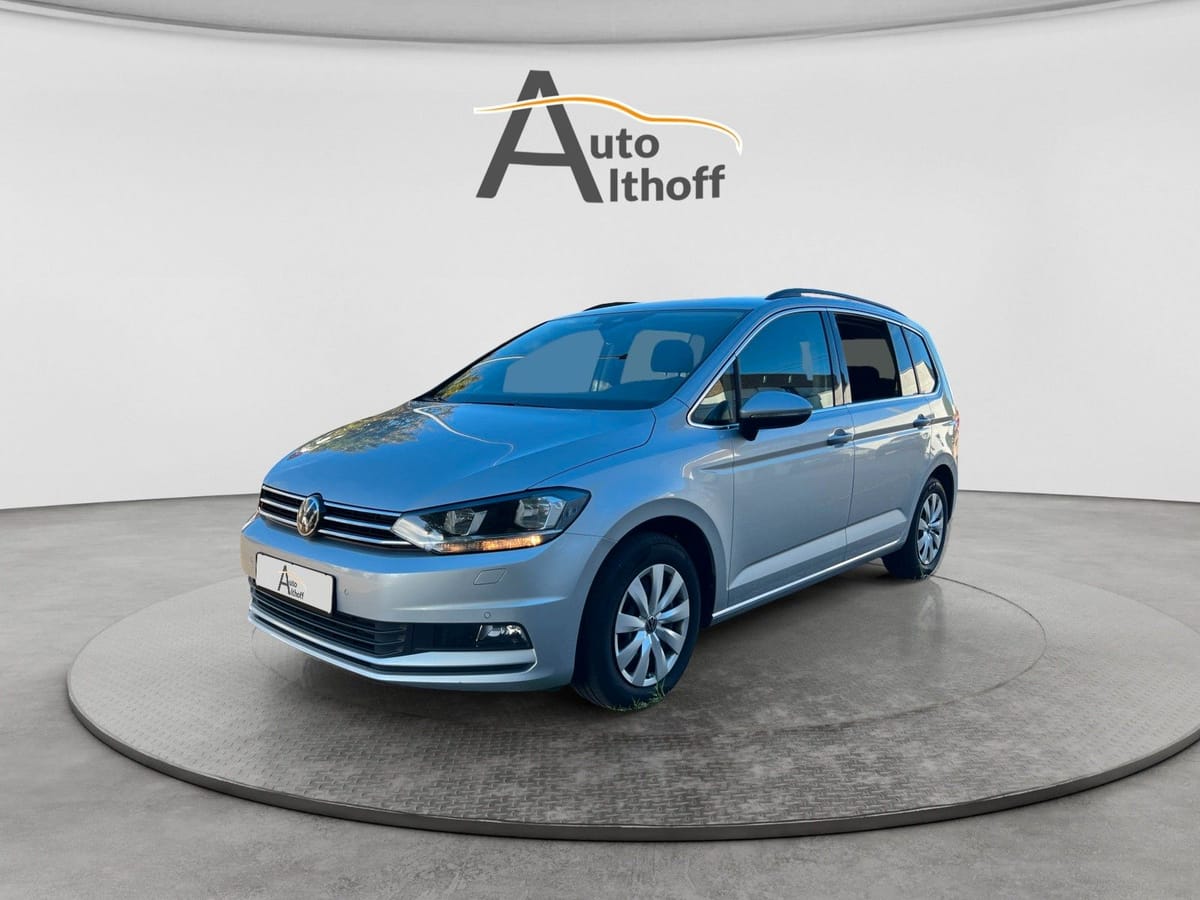 Volkswagen Touran de 2023 importado de Alemania, en el catálogo de Coches1