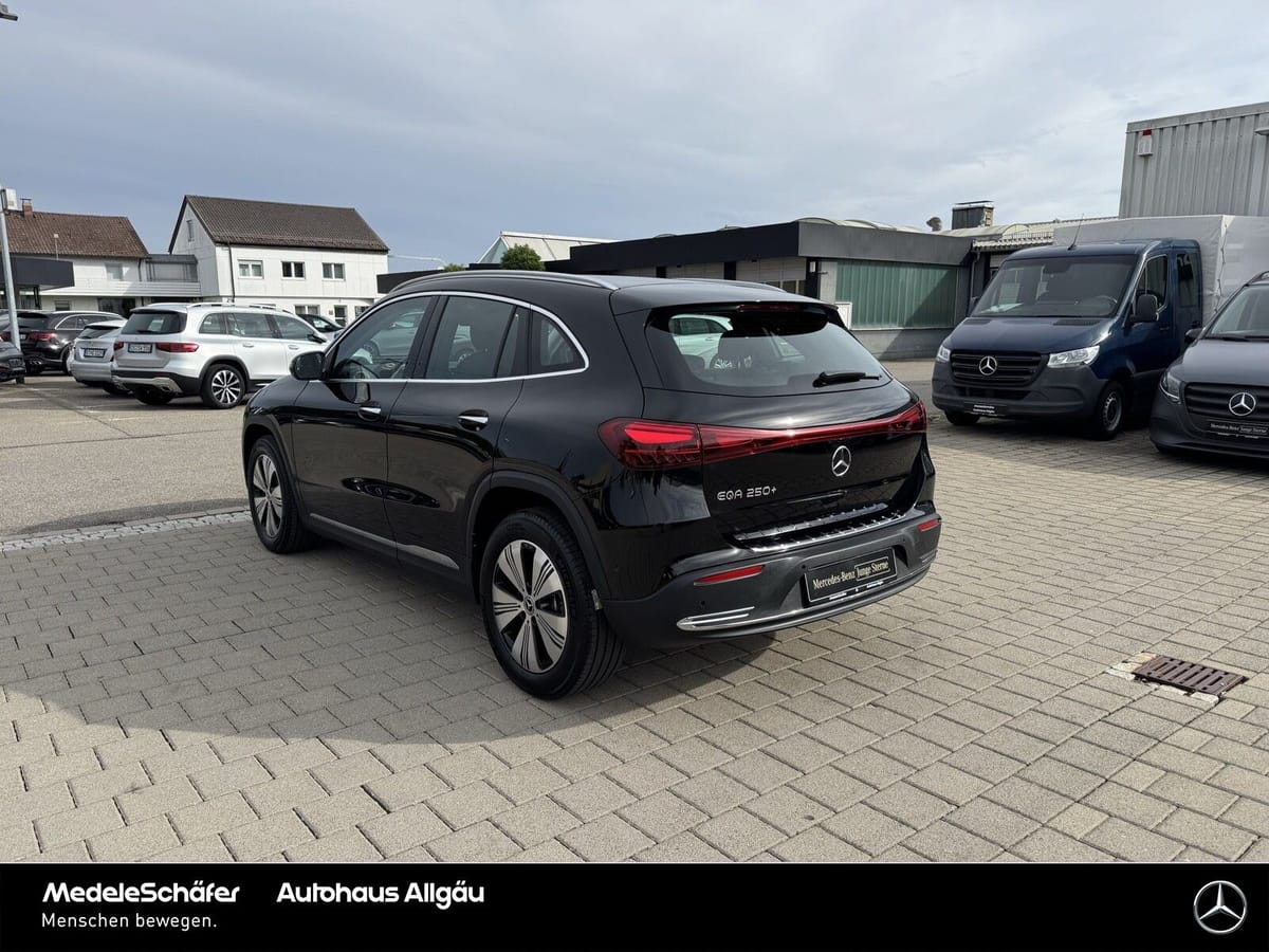 Mercedes-Benz EQA de 2024 importado de Alemania, en el catálogo de Coches1