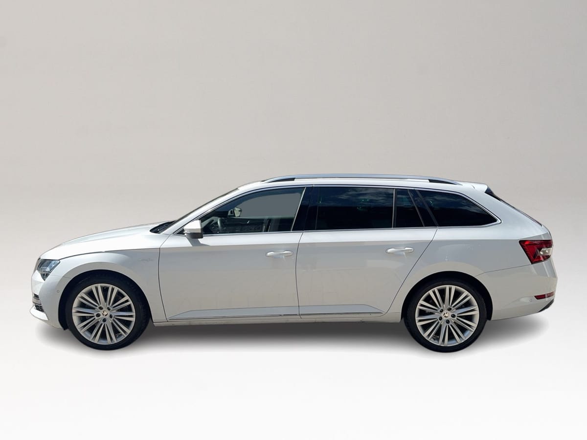 Skoda Superb de 2023 importado de Alemania, en el catálogo de Coches1