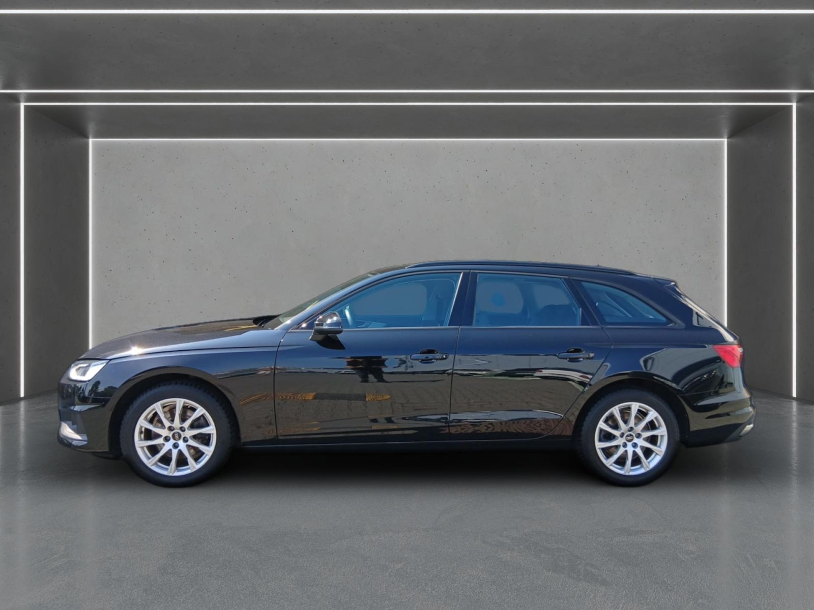 Audi A4 de 2023 importado de Alemania, en el catálogo de Coches1