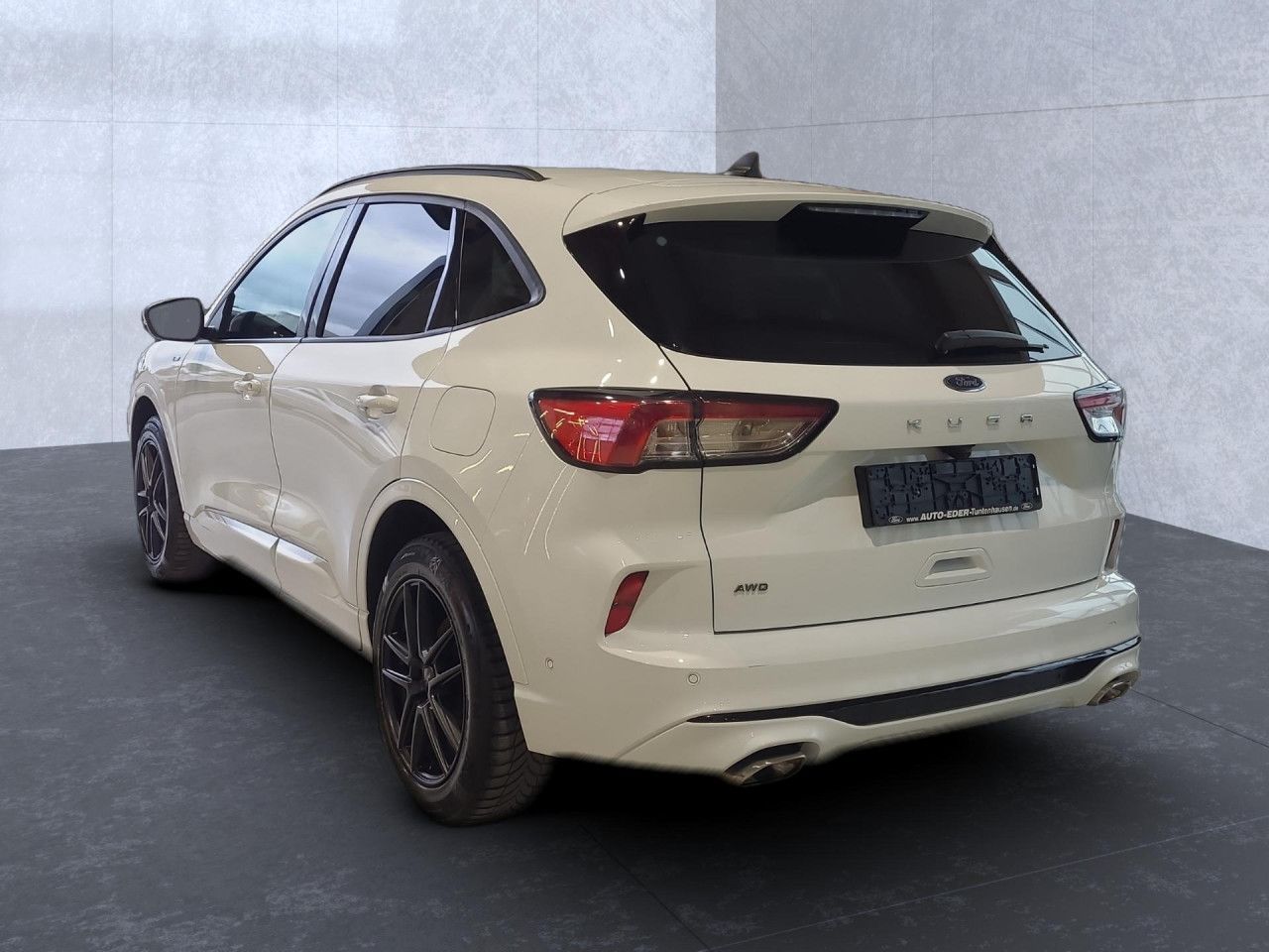 Ford Kuga de 2023 importado de Alemania, en el catálogo de Coches1